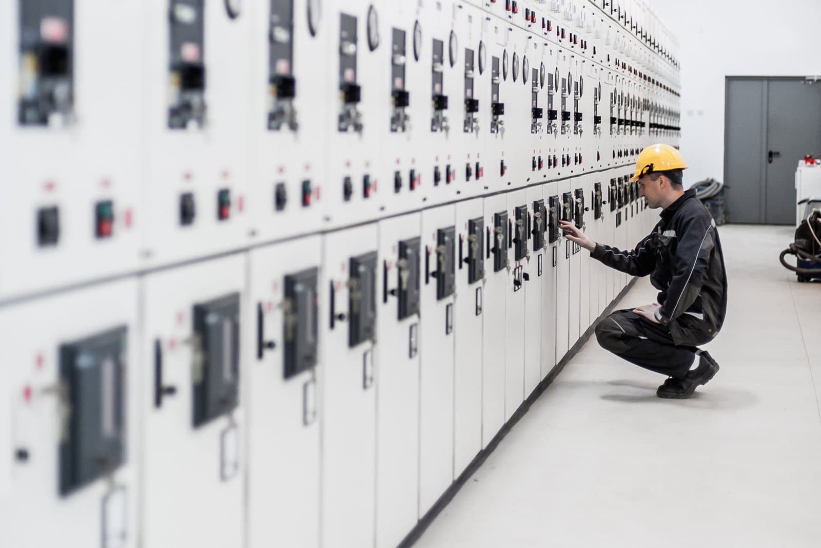 Motor control centre and switchgear during a terminal automation upgrade