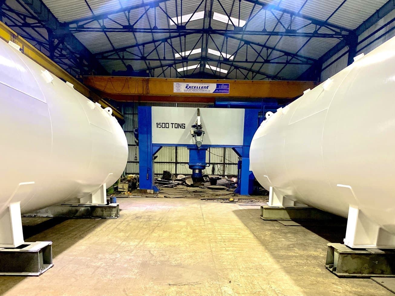 Modular skid and piping assembly line